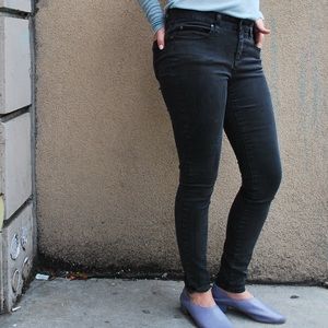 Eileen Fisher • black skinny jeans
